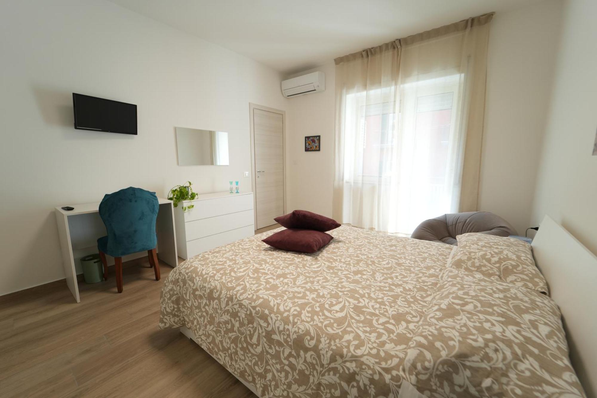 Panorama Vesuvius Affittacamere Guesthouse With Lift Near To Subway In Napoli Center Eksteriør bilde