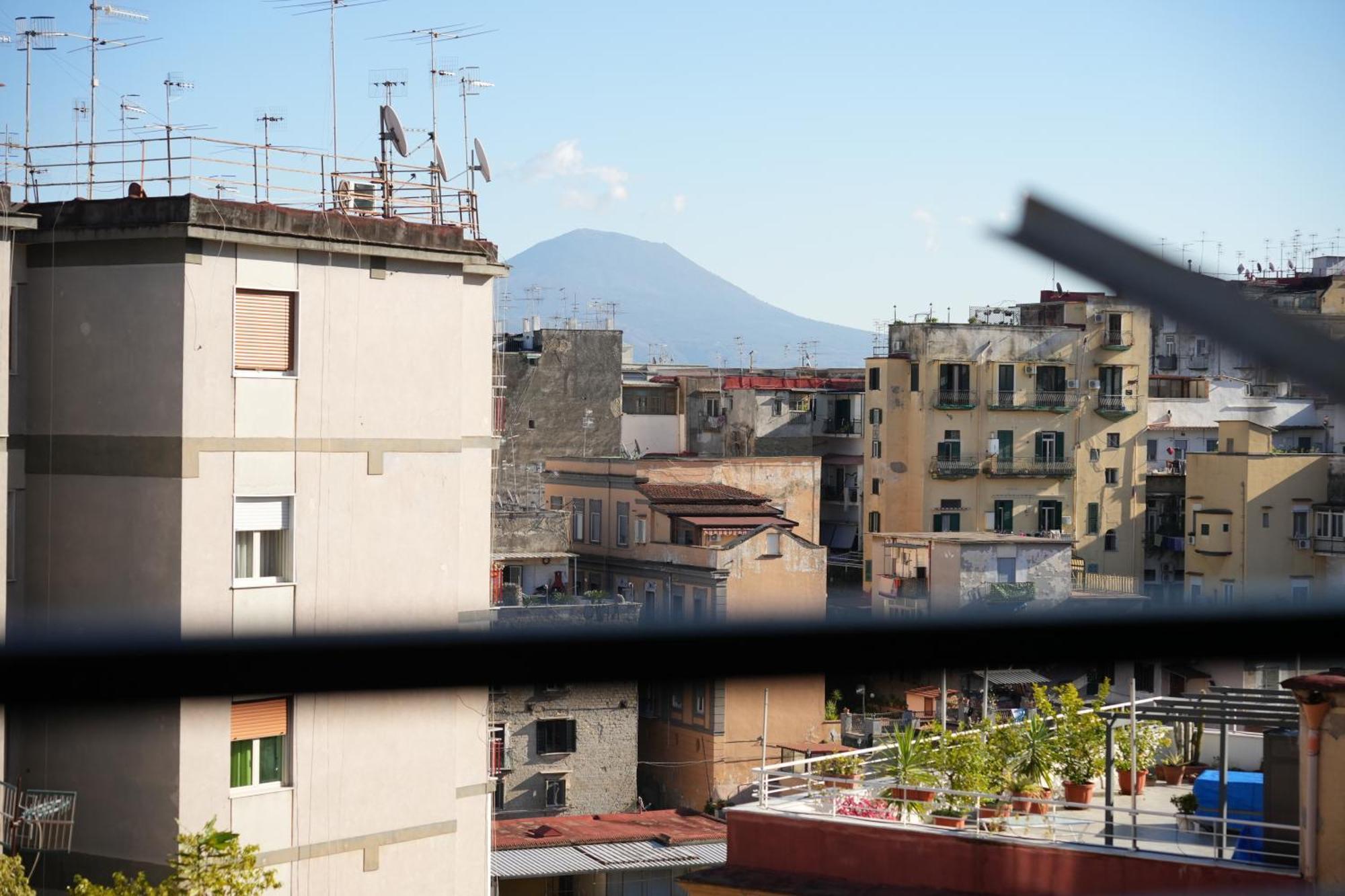 Panorama Vesuvius Affittacamere Guesthouse With Lift Near To Subway In Napoli Center Eksteriør bilde